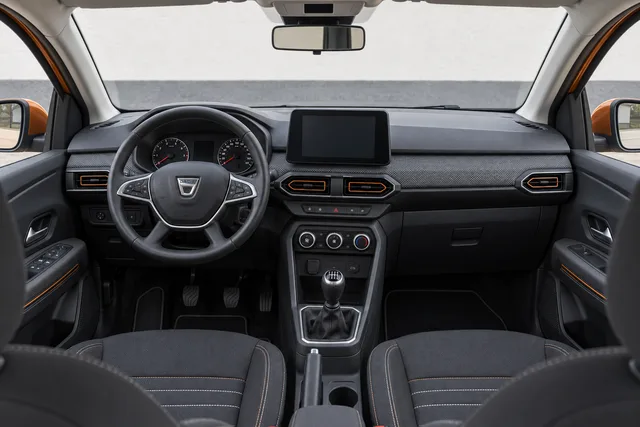 Dacia Sandero Stepway Laranja Atacama, tablier