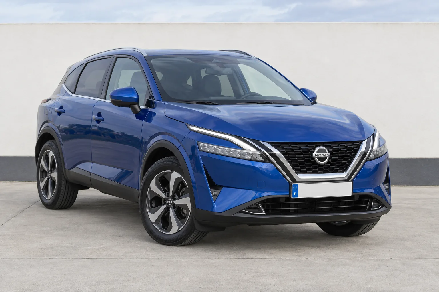 Nissan Qashqai Magnetic Blue, frente a três quartos